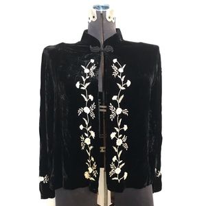 Embroidered velvety black jacket
